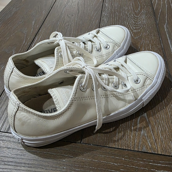 Converse Chuck Taylor All Star Leather OX Sneaker, Women's Size 7 - Picture 1 of 9